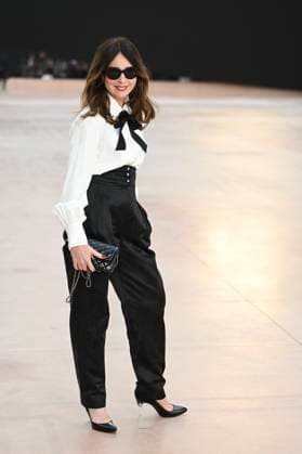Paris Fashion Week People au defile Chanel, Arrival of celebrities at Grand Palais for Chanel Show 441654 2025 03 11 Paris France Zylberstein, Elsa  Copyright: xSergexArnalx xStarfacex STAR_441654_097