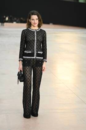 Paris Fashion Week People au defile Chanel, Arrival of celebrities at Grand Palais for Chanel Show 441654 2025 03 11 Paris France Marder, Rebecca  Copyright: xSergexArnalx xStarfacex STAR_441654_107