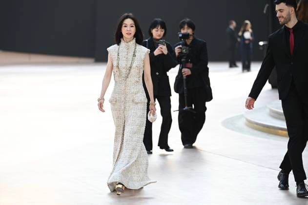 Paris Fashion Week People au defile Chanel, Arrival of celebrities at Grand Palais for Chanel Show 441654 2025 03 11 Paris France  Copyright: xSergexArnalx xStarfacex STAR_441654_120