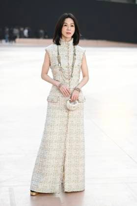 Paris Fashion Week People au defile Chanel, Arrival of celebrities at Grand Palais for Chanel Show 441654 2025 03 11 Paris France  Copyright: xSergexArnalx xStarfacex STAR_441654_121
