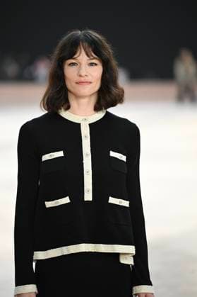Paris Fashion Week People au defile Chanel, Arrival of celebrities at Grand Palais for Chanel Show 441654 2025 03 11 Paris France Pachner, Valerie  Copyright: xSergexArnalx xStarfacex STAR_441654_128