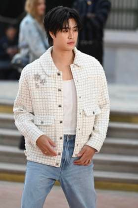 Paris Fashion Week People at Chanel show, Arrival of celebrities at Grand Palais for Chanel Show 441654 2025 03 11 Paris France Gemini  Copyright: xSergexArnalx xStarfacex STAR_441654_138