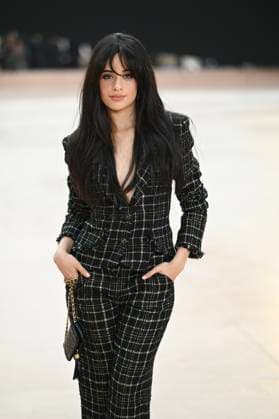 Paris Fashion Week People au defile Chanel, Arrival of celebrities at Grand Palais for Chanel Show 441654 2025 03 11 Paris France Cabello, Camila  Copyright: xSergexArnalx xStarfacex STAR_441654_146