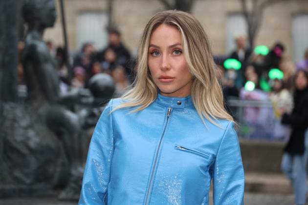Arrivals at the Miu Miu Womenswear Ready To Wear Fall Winter 2025 2026 show during Paris Fashion Week PFW at the Conseil économique et social Palais de Iéna Alix Earle at the arrivals at the Miu Miu Womenswear Ready To Wear Fall Winter 2025 2026 show during Paris Fashion Week PFW at the Conseil économique et social Palais de Iéna, in Paris, France, March 11, 2025 Denis Guignebourg Bestimage Celebs arrive at the Miu Miu Womenswear Ready To Wear Fall Winter 2025 2026 show during Paris Fashion Week PFW at the Conseil économique et social Palais de Iéna, in Paris, France, March 11, 2025 Paris France  Copyright: xClovis-Guignebourg BestimagexClovis-Guignebourg Bestimagex