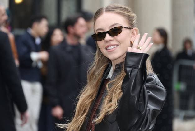 Arrivals at the Miu Miu Womenswear Ready To Wear Fall Winter 2025 2026 show during Paris Fashion Week PFW at the Conseil économique et social Palais de Iéna Sydney Sweeney at the arrivals at the Miu Miu Womenswear Ready To Wear Fall Winter 2025 2026 show during Paris Fashion Week PFW at the Conseil économique et social Palais de Iéna, in Paris, France, March 11, 2025 Denis Guignebourg Bestimage Celebs arrive at the Miu Miu Womenswear Ready To Wear Fall Winter 2025 2026 show during Paris Fashion Week PFW at the Conseil économique et social Palais de Iéna, in Paris, France, March 11, 2025 Paris France  Copyright: xClovis-Guignebourg BestimagexClovis-Guignebourg Bestimagex