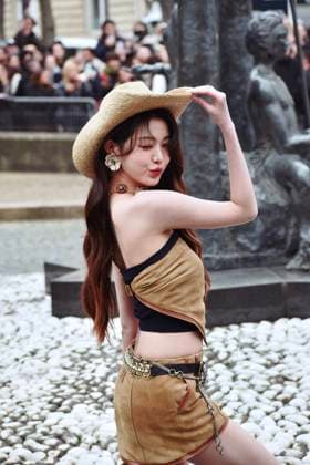 Entertainment Bilder des Tages Arrivals at the Miu Miu Womenswear Ready To Wear Fall Winter 2025 2026 show during Paris Fashion Week PFW at the Conseil économique et social Palais de Iéna Jang Won young at the arrivals at the Miu Miu Womenswear Ready To Wear Fall Winter 2025 2026 show during Paris Fashion Week PFW at the Conseil économique et social Palais de Iéna, in Paris, France, March 11, 2025 FpPhoto Bestimage Celebs arrive at the Miu Miu Womenswear Ready To Wear Fall Winter 2025 2026 show during Paris Fashion Week PFW at the Conseil économique et social Palais de Iéna, in Paris, France, March 11, 2025 Paris France  Copyright: xFpphotox xBestimagexFpphotox xBestimagex