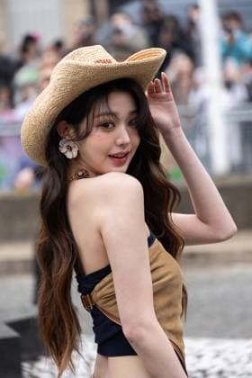 PFW - Miu Miu PAP - Arrivals NB Jang Won-young attends Miu Miu Womenswear Fall Winter 2025-2026 show as part of Paris Fashion Week on March 11, 2025 in Paris, France. Photo by Nasser Berzane ABACAPRESS.COM Paris France  Copyright: xBerzanexNasser ABACAx