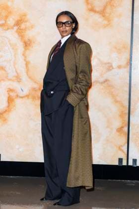 Celebrities at Saint Laurent Fashion Show Jasmine Tookes Photo Call pour Le Défilé Saint Laurent Collection Prêt à Porter Automne Hiver 2025 2026 lors de la Fashion Week de Paris PFW , le 11 mars 2025 Olivier Borde Bestimage Celebrities at Saint Laurent Fashion Show Ready to Wear Collection Fall Winter 2025 2026 during Paris Fashion Week, on march 11th 2025 Olivier Borde Bestimage  Copyright: xOLIVIERxBORDEx xBESTIMAGExOLIVIERxBORDEx xBESTIMAGEx