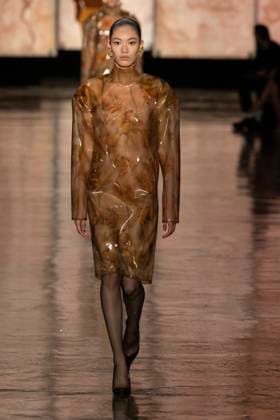 SAINT LAURENT Autumn-Winter 2025 runway during Paris Fashion Week on March 2025 - Paris, France 11 03 2025 SAINT LAURENT Autumn-Winter 2025 runway during Paris Fashion Week on March 2025 - Paris, France 11 03 2025, Credit:Ik Aldama Avalon Frankreich, Paris  Copyright: xIkxAldamax xAvalonx 0974817503