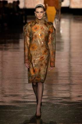 SAINT LAURENT Autumn-Winter 2025 runway during Paris Fashion Week on March 2025 - Paris, France 11 03 2025 SAINT LAURENT Autumn-Winter 2025 runway during Paris Fashion Week on March 2025 - Paris, France 11 03 2025, Credit:Ik Aldama Avalon Frankreich, Paris  Copyright: xIkxAldamax xAvalonx 0974818217