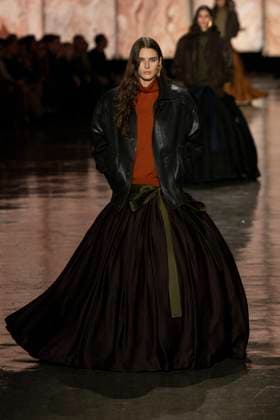 SAINT LAURENT Autumn-Winter 2025 runway during Paris Fashion Week on March 2025 - Paris, France 11 03 2025 SAINT LAURENT Autumn-Winter 2025 runway during Paris Fashion Week on March 2025 - Paris, France 11 03 2025, Credit:Ik Aldama Avalon Frankreich, Paris  Copyright: xIkxAldamax xAvalonx 0974818250