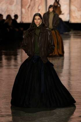 SAINT LAURENT Autumn-Winter 2025 runway during Paris Fashion Week on March 2025 - Paris, France 11 03 2025 SAINT LAURENT Autumn-Winter 2025 runway during Paris Fashion Week on March 2025 - Paris, France 11 03 2025, Credit:Ik Aldama Avalon Frankreich, Paris  Copyright: xIkxAldamax xAvalonx 0974818664