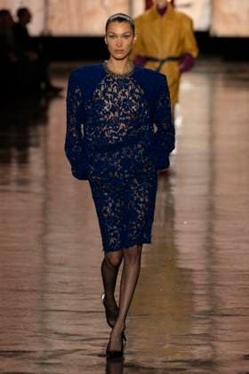 SAINT LAURENT Autumn-Winter 2025 runway during Paris Fashion Week on March 2025 - Paris, France 11 03 2025 SAINT LAURENT Autumn-Winter 2025 runway during Paris Fashion Week on March 2025 - Paris, France 11 03 2025, Credit:Ik Aldama Avalon Frankreich, Paris  Copyright: xIkxAldamax xAvalonx 0974819291
