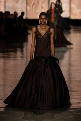 SAINT LAURENT Autumn-Winter 2025 runway during Paris Fashion Week on March 2025 - Paris, France 11 03 2025 SAINT LAURENT Autumn-Winter 2025 runway during Paris Fashion Week on March 2025 - Paris, France 11 03 2025, Credit:Ik Aldama Avalon Frankreich, Paris  Copyright: xIkxAldamax xAvalonx 0974819572