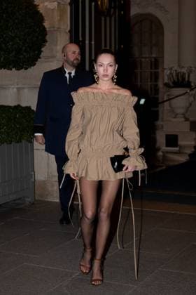 PFW - Kate And Lila Moss Head To Saint Laurent Lila Grace Moss and Kate Moss leaving the Ritz on their way to the Yves Saint Laurent show in Paris on March 11, 2025, as part of the Paris Fashion Show. Photo by Florian Poitout ABACAPRESS.COM PAris France  Copyright: xPoitoutxFlorian ABACAx