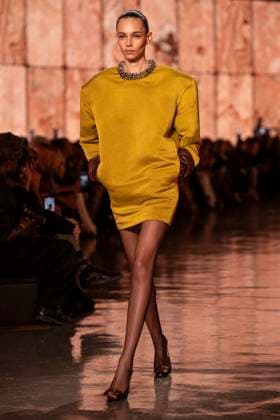 PFW - Saint Laurent Runway Models present creations by Saint Laurent for the Womenswear Ready-to-wear Fall-Winter 2025 2026 collection as part of the Paris Fashion Week, in Paris on March 11, 2025.Photo by Eliot Blondet ABACAPRESS.COM Paris France  Copyright: xBlondetxEliot ABACAx