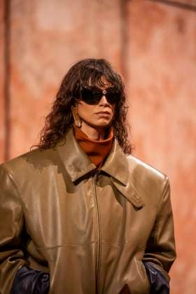 PFW - Saint Laurent Runway Models present creations by Saint Laurent for the Womenswear Ready-to-wear Fall-Winter 2025 2026 collection as part of the Paris Fashion Week, in Paris on March 11, 2025.Photo by Eliot Blondet ABACAPRESS.COM Paris France  Copyright: xBlondetxEliot ABACAx
