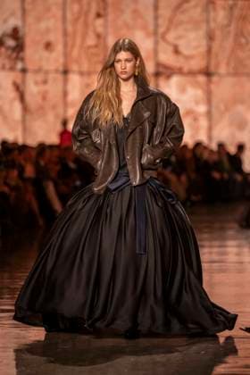 PFW - Saint Laurent Runway Models present creations by Saint Laurent for the Womenswear Ready-to-wear Fall-Winter 2025 2026 collection as part of the Paris Fashion Week, in Paris on March 11, 2025.Photo by Eliot Blondet ABACAPRESS.COM Paris France  Copyright: xBlondetxEliot ABACAx