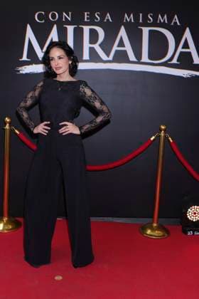 Con Esa Misma Mirada Tv Series Photocall Ximena Herrera poses during a Photocall for the presentation of the Vix Original Series Con Esa Misma Mirada . on March 11, 2025 in Mexico City, Mexico. (Photo by Yamak Perea Eyepix Group) Copyright: xYamakxPerea xEyepixxGroupx YP_11032025_146555