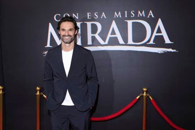 Con Esa Misma Mirada Tv Series Photocall Ivan Sanchez poses during a Photocall for the presentation of the Vix Original Series Con Esa Misma Mirada . on March 11, 2025 in Mexico City, Mexico. (Photo by Yamak Perea Eyepix Group) Copyright: xYamakxPerea xEyepixxGroupx YP_11032025_146593