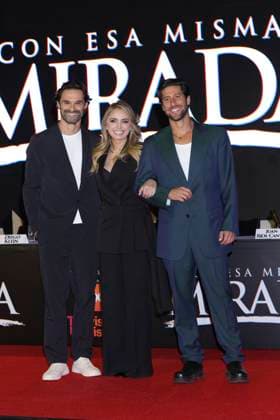 Con Esa Misma Mirada Tv Series Photocall (L-R) Ivan Sanchez, Angelica Rivera, Diego Klein pose during a Photocall for the presentation of the Vix Original Series Con Esa Misma Mirada . on March 11, 2025 in Mexico City, Mexico. (Photo by Yamak Perea Eyepix Group) Copyright: xYamakxPerea xEyepixxGroupx YP_11032025_146627