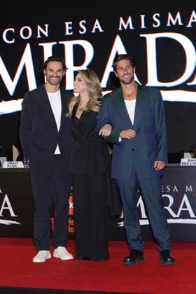 Con Esa Misma Mirada Tv Series Photocall (L-R) Ivan Sanchez, Angelica Rivera, Diego Klein pose during a Photocall for the presentation of the Vix Original Series Con Esa Misma Mirada . on March 11, 2025 in Mexico City, Mexico. (Photo by Yamak Perea Eyepix Group) Copyright: xYamakxPerea xEyepixxGroupx YP_11032025_146628