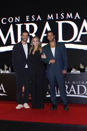 Con Esa Misma Mirada Tv Series Photocall (L-R) Ivan Sanchez, Angelica Rivera, Diego Klein pose during a Photocall for the presentation of the Vix Original Series Con Esa Misma Mirada . on March 11, 2025 in Mexico City, Mexico. (Photo by Yamak Perea Eyepix Group) Copyright: xYamakxPerea xEyepixxGroupx YP_11032025_146631