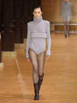 PFW - Veronique Leroy Runway A model walks the runway during the Veronique Leroy Womenswear Fall Winter 2025-2026 show as part of Paris Fashion Week at Le Réfectoire des Cordeliers on March 11, 2025 in Paris, France. Photo by Alain-Gil Gonzalez ABACAPRESS.COM Paris France  Copyright: xGonzalezxAlain-Gil ABACAx