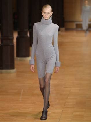 PFW - Veronique Leroy Runway A model walks the runway during the Veronique Leroy Womenswear Fall Winter 2025-2026 show as part of Paris Fashion Week at Le Réfectoire des Cordeliers on March 11, 2025 in Paris, France. Photo by Alain-Gil Gonzalez ABACAPRESS.COM Paris France  Copyright: xGonzalezxAlain-Gil ABACAx
