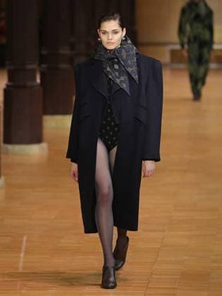 PFW - Veronique Leroy Runway A model walks the runway during the Veronique Leroy Womenswear Fall Winter 2025-2026 show as part of Paris Fashion Week at Le Réfectoire des Cordeliers on March 11, 2025 in Paris, France. Photo by Alain-Gil Gonzalez ABACAPRESS.COM Paris France  Copyright: xGonzalezxAlain-Gil ABACAx
