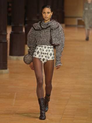 PFW - Veronique Leroy Runway A model walks the runway during the Veronique Leroy Womenswear Fall Winter 2025-2026 show as part of Paris Fashion Week at Le Réfectoire des Cordeliers on March 11, 2025 in Paris, France. Photo by Alain-Gil Gonzalez ABACAPRESS.COM Paris France  Copyright: xGonzalezxAlain-Gil ABACAx