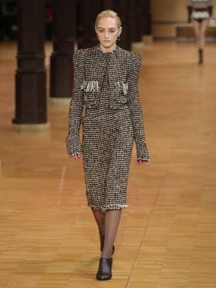 PFW - Veronique Leroy Runway A model walks the runway during the Veronique Leroy Womenswear Fall Winter 2025-2026 show as part of Paris Fashion Week at Le Réfectoire des Cordeliers on March 11, 2025 in Paris, France. Photo by Alain-Gil Gonzalez ABACAPRESS.COM Paris France  Copyright: xGonzalezxAlain-Gil ABACAx