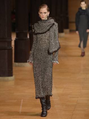 PFW - Veronique Leroy Runway A model walks the runway during the Veronique Leroy Womenswear Fall Winter 2025-2026 show as part of Paris Fashion Week at Le Réfectoire des Cordeliers on March 11, 2025 in Paris, France. Photo by Alain-Gil Gonzalez ABACAPRESS.COM Paris France  Copyright: xGonzalezxAlain-Gil ABACAx