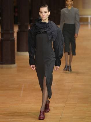 PFW - Veronique Leroy Runway A model walks the runway during the Veronique Leroy Womenswear Fall Winter 2025-2026 show as part of Paris Fashion Week at Le Réfectoire des Cordeliers on March 11, 2025 in Paris, France. Photo by Alain-Gil Gonzalez ABACAPRESS.COM Paris France  Copyright: xGonzalezxAlain-Gil ABACAx