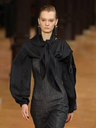 PFW - Veronique Leroy Runway A model walks the runway during the Veronique Leroy Womenswear Fall Winter 2025-2026 show as part of Paris Fashion Week at Le Réfectoire des Cordeliers on March 11, 2025 in Paris, France. Photo by Alain-Gil Gonzalez ABACAPRESS.COM Paris France  Copyright: xGonzalezxAlain-Gil ABACAx