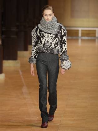 PFW - Veronique Leroy Runway A model walks the runway during the Veronique Leroy Womenswear Fall Winter 2025-2026 show as part of Paris Fashion Week at Le Réfectoire des Cordeliers on March 11, 2025 in Paris, France. Photo by Alain-Gil Gonzalez ABACAPRESS.COM Paris France  Copyright: xGonzalezxAlain-Gil ABACAx