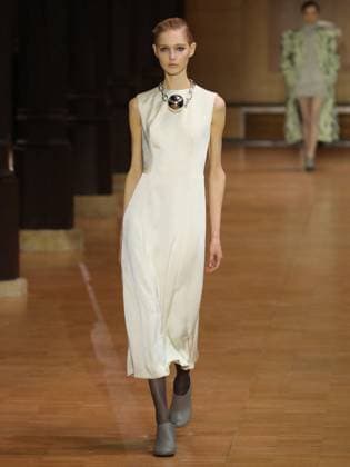 PFW - Veronique Leroy Runway A model walks the runway during the Veronique Leroy Womenswear Fall Winter 2025-2026 show as part of Paris Fashion Week at Le Réfectoire des Cordeliers on March 11, 2025 in Paris, France. Photo by Alain-Gil Gonzalez ABACAPRESS.COM Paris France  Copyright: xGonzalezxAlain-Gil ABACAx
