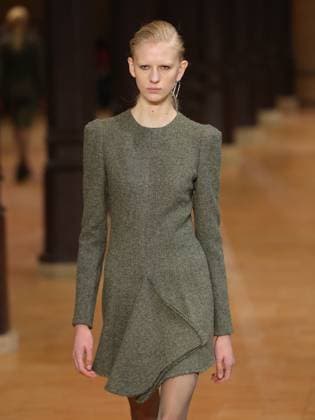 PFW - Veronique Leroy Runway A model walks the runway during the Veronique Leroy Womenswear Fall Winter 2025-2026 show as part of Paris Fashion Week at Le Réfectoire des Cordeliers on March 11, 2025 in Paris, France. Photo by Alain-Gil Gonzalez ABACAPRESS.COM Paris France  Copyright: xGonzalezxAlain-Gil ABACAx