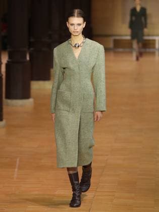 PFW - Veronique Leroy Runway A model walks the runway during the Veronique Leroy Womenswear Fall Winter 2025-2026 show as part of Paris Fashion Week at Le Réfectoire des Cordeliers on March 11, 2025 in Paris, France. Photo by Alain-Gil Gonzalez ABACAPRESS.COM Paris France  Copyright: xGonzalezxAlain-Gil ABACAx