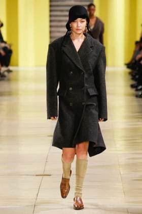 Miu Miu Fashion Show Ready to Wear Collection Fall Winter 2025 2026 at Paris Fashion Week PFW Gigi Hadid Miu Miu Fashion Show Ready to Wear Collection Fall Winter 2025 2026 at Paris Fashion Week, on March 11th, 2025 Miu Miu Fashion Show Ready to Wear Collection Fall Winter 2025 2026 at Paris Fashion Week, on March 11th, 2025 Paris France  Copyright: xAgencex xBestimagexAgencex xBestimagex