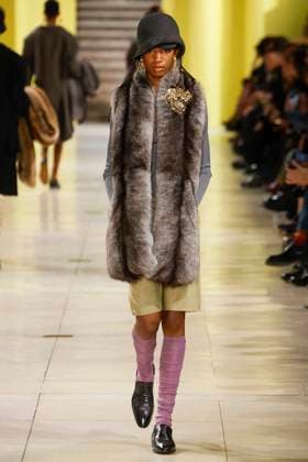 Défilé Miu Miu Collection Prêt à Porter Automne Hiver 2025 2026 lors de la Fashion Week de Paris PFW Défilé Miu Miu Collection Prêt à Porter Automne Hiver 2025 2026 lors de la Fashion Week de Paris, le 11 mars 2025 Miu Miu Fashion Show Ready to Wear Collection Fall Winter 2025 2026 at Paris Fashion Week, on March 11th, 2025 Paris France  Copyright: xAgencex xBestimagexAgencex xBestimagex