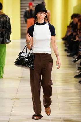 Défilé Miu Miu Collection Prêt à Porter Automne Hiver 2025 2026 lors de la Fashion Week de Paris PFW Défilé Miu Miu Collection Prêt à Porter Automne Hiver 2025 2026 lors de la Fashion Week de Paris, le 11 mars 2025 Miu Miu Fashion Show Ready to Wear Collection Fall Winter 2025 2026 at Paris Fashion Week, on March 11th, 2025 Paris France  Copyright: xAgencex xBestimagexAgencex xBestimagex