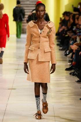 Défilé Miu Miu Collection Prêt à Porter Automne Hiver 2025 2026 lors de la Fashion Week de Paris PFW Défilé Miu Miu Collection Prêt à Porter Automne Hiver 2025 2026 lors de la Fashion Week de Paris, le 11 mars 2025 Miu Miu Fashion Show Ready to Wear Collection Fall Winter 2025 2026 at Paris Fashion Week, on March 11th, 2025 Paris France  Copyright: xAgencex xBestimagexAgencex xBestimagex