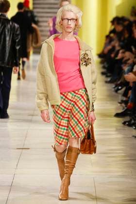 Défilé Miu Miu Collection Prêt à Porter Automne Hiver 2025 2026 lors de la Fashion Week de Paris PFW Défilé Miu Miu Collection Prêt à Porter Automne Hiver 2025 2026 lors de la Fashion Week de Paris, le 11 mars 2025 Miu Miu Fashion Show Ready to Wear Collection Fall Winter 2025 2026 at Paris Fashion Week, on March 11th, 2025 Paris France  Copyright: xAgencex xBestimagexAgencex xBestimagex