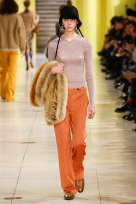 Défilé Miu Miu Collection Prêt à Porter Automne Hiver 2025 2026 lors de la Fashion Week de Paris PFW Défilé Miu Miu Collection Prêt à Porter Automne Hiver 2025 2026 lors de la Fashion Week de Paris, le 11 mars 2025 Miu Miu Fashion Show Ready to Wear Collection Fall Winter 2025 2026 at Paris Fashion Week, on March 11th, 2025 Paris France  Copyright: xAgencex xBestimagexAgencex xBestimagex