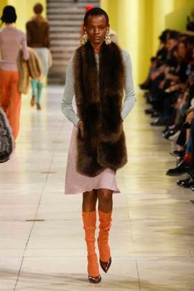 Défilé Miu Miu Collection Prêt à Porter Automne Hiver 2025 2026 lors de la Fashion Week de Paris PFW Défilé Miu Miu Collection Prêt à Porter Automne Hiver 2025 2026 lors de la Fashion Week de Paris, le 11 mars 2025 Miu Miu Fashion Show Ready to Wear Collection Fall Winter 2025 2026 at Paris Fashion Week, on March 11th, 2025 Paris France  Copyright: xAgencex xBestimagexAgencex xBestimagex