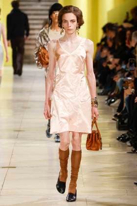Défilé Miu Miu Collection Prêt à Porter Automne Hiver 2025 2026 lors de la Fashion Week de Paris PFW Défilé Miu Miu Collection Prêt à Porter Automne Hiver 2025 2026 lors de la Fashion Week de Paris, le 11 mars 2025 Miu Miu Fashion Show Ready to Wear Collection Fall Winter 2025 2026 at Paris Fashion Week, on March 11th, 2025 Paris France  Copyright: xAgencex xBestimagexAgencex xBestimagex