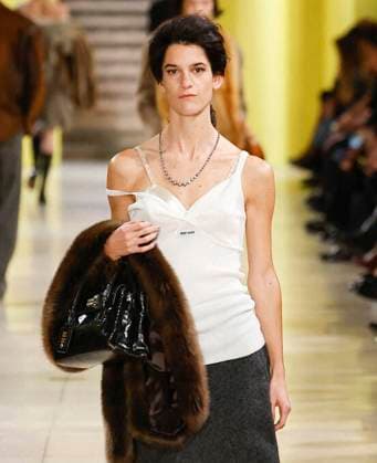 Défilé Miu Miu Collection Prêt à Porter Automne Hiver 2025 2026 lors de la Fashion Week de Paris PFW Suzanne Lindon, the daughter of V Lindon and S Kiberlain Défilé Miu Miu Collection Prêt à Porter Automne Hiver 2025 2026 lors de la Fashion Week de Paris, le 11 mars 2025 Miu Miu Fashion Show Ready to Wear Collection Fall Winter 2025 2026 at Paris Fashion Week, on March 11th, 2025 Paris France  Copyright: xAgencex xBestimagexAgencex xBestimagex