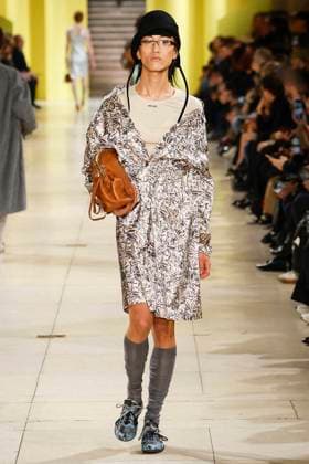 Défilé Miu Miu Collection Prêt à Porter Automne Hiver 2025 2026 lors de la Fashion Week de Paris PFW Défilé Miu Miu Collection Prêt à Porter Automne Hiver 2025 2026 lors de la Fashion Week de Paris, le 11 mars 2025 Miu Miu Fashion Show Ready to Wear Collection Fall Winter 2025 2026 at Paris Fashion Week, on March 11th, 2025 Paris France  Copyright: xAgencex xBestimagexAgencex xBestimagex