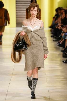 Défilé Miu Miu Collection Prêt à Porter Automne Hiver 2025 2026 lors de la Fashion Week de Paris PFW Défilé Miu Miu Collection Prêt à Porter Automne Hiver 2025 2026 lors de la Fashion Week de Paris, le 11 mars 2025 Miu Miu Fashion Show Ready to Wear Collection Fall Winter 2025 2026 at Paris Fashion Week, on March 11th, 2025 Paris France  Copyright: xAgencex xBestimagexAgencex xBestimagex